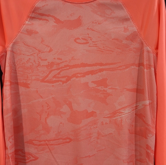 🆕️ Under Armour Tee in Brilliance - Picture 3 of 5